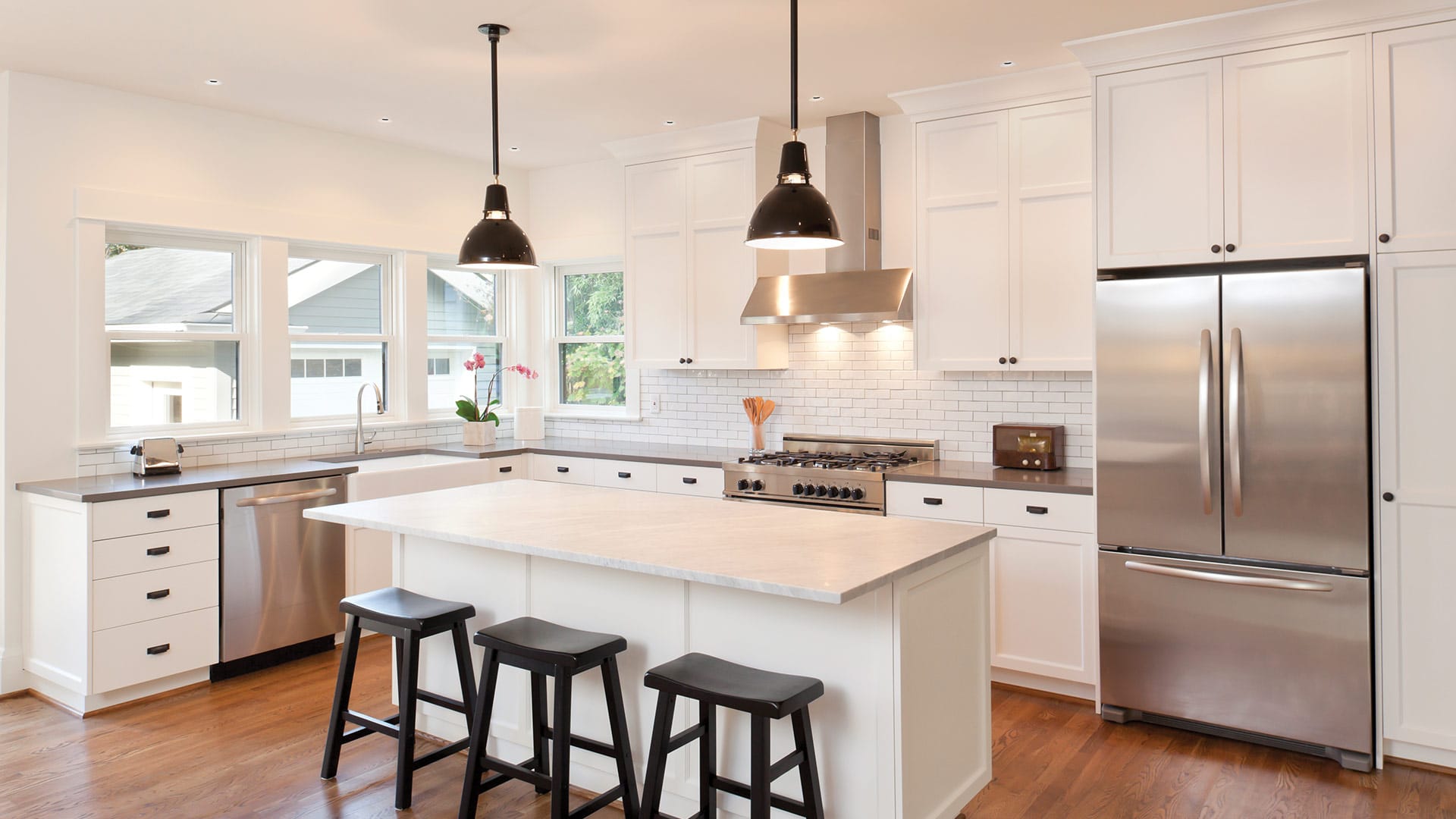Aculux initia round and square accent lights for kitchen remodel