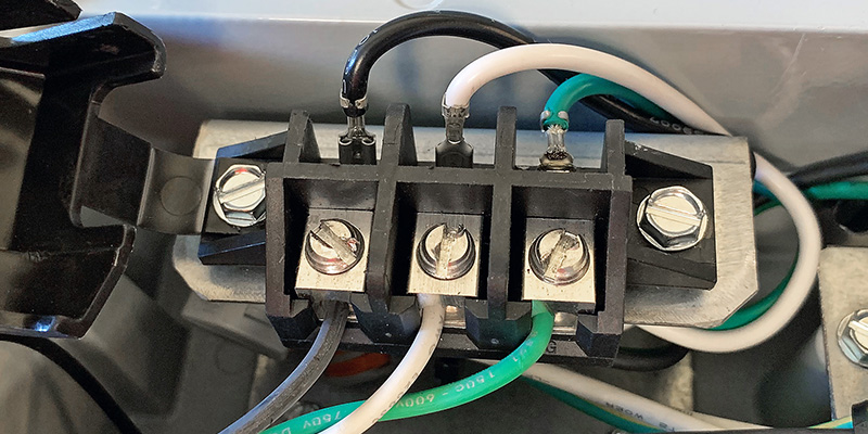 Pre-wired 3-stage terminal block of ACP LED floodlight.