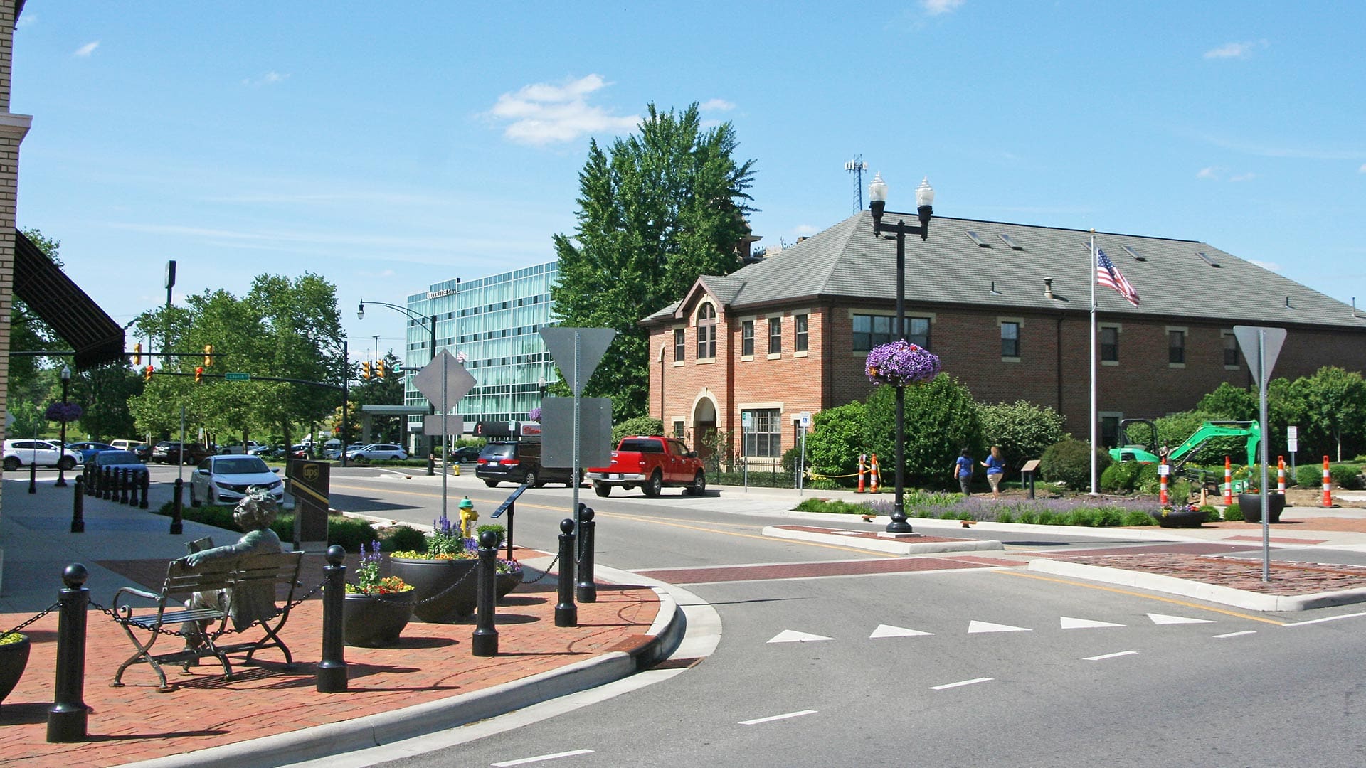 A municipal downtown decorates it's streets with Holophane's LED post-top acorn lights.