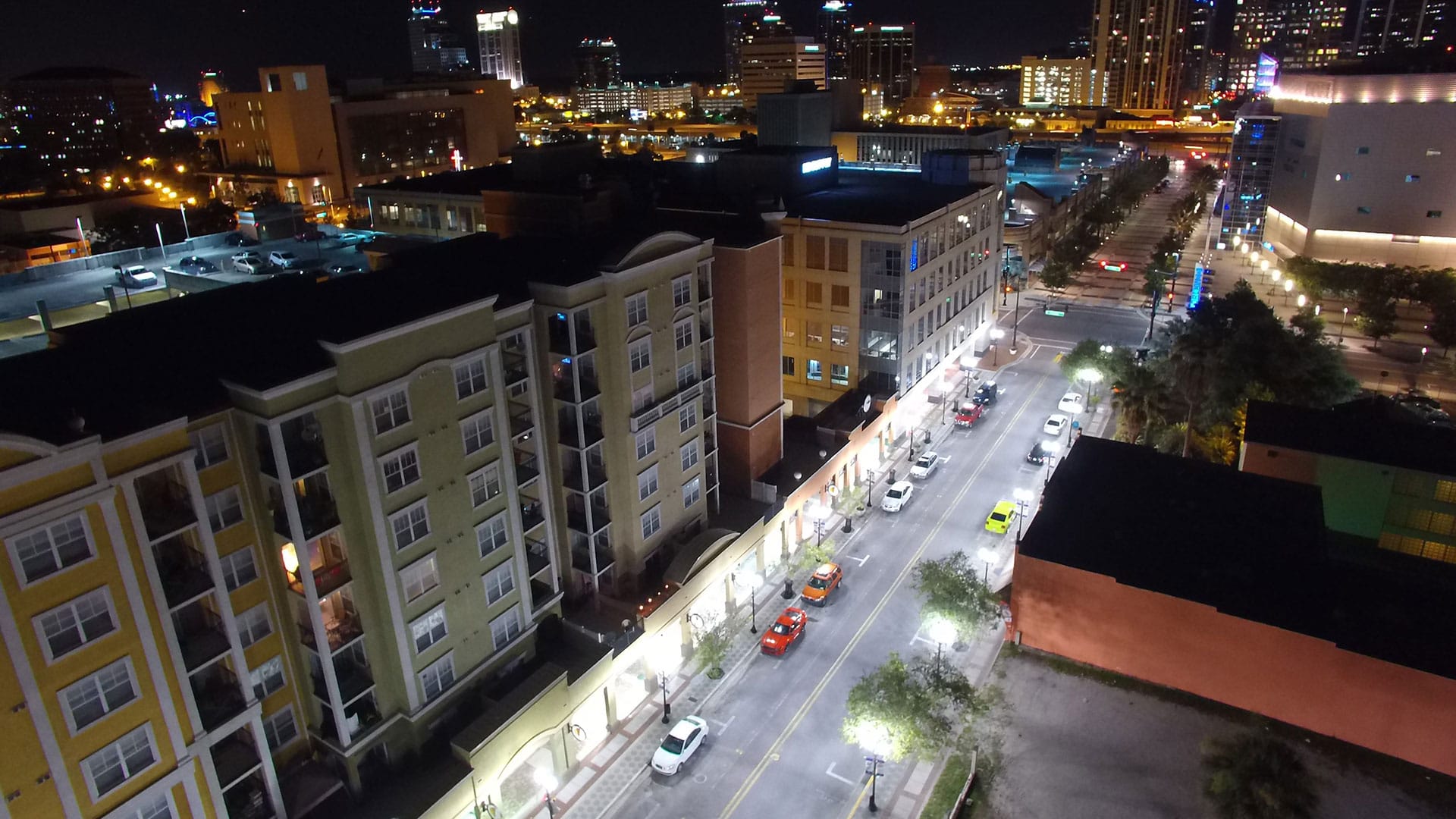 GranVilel LED acorn lights demonstrating superior uniformity when lighting the streets of Downtown Orlando.