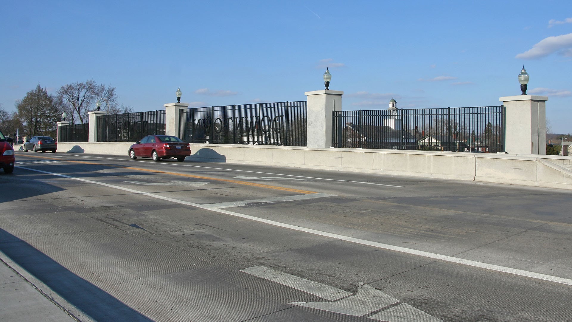 Newark overpass lined with Washington LED acorn lights from Holophane.