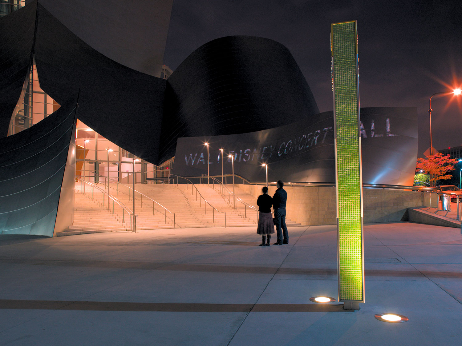 DISNEY-CONCERT-HALL-2