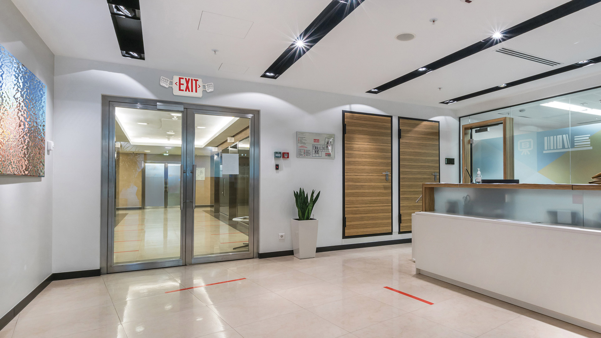 ECRG-SQ_Lobby_002