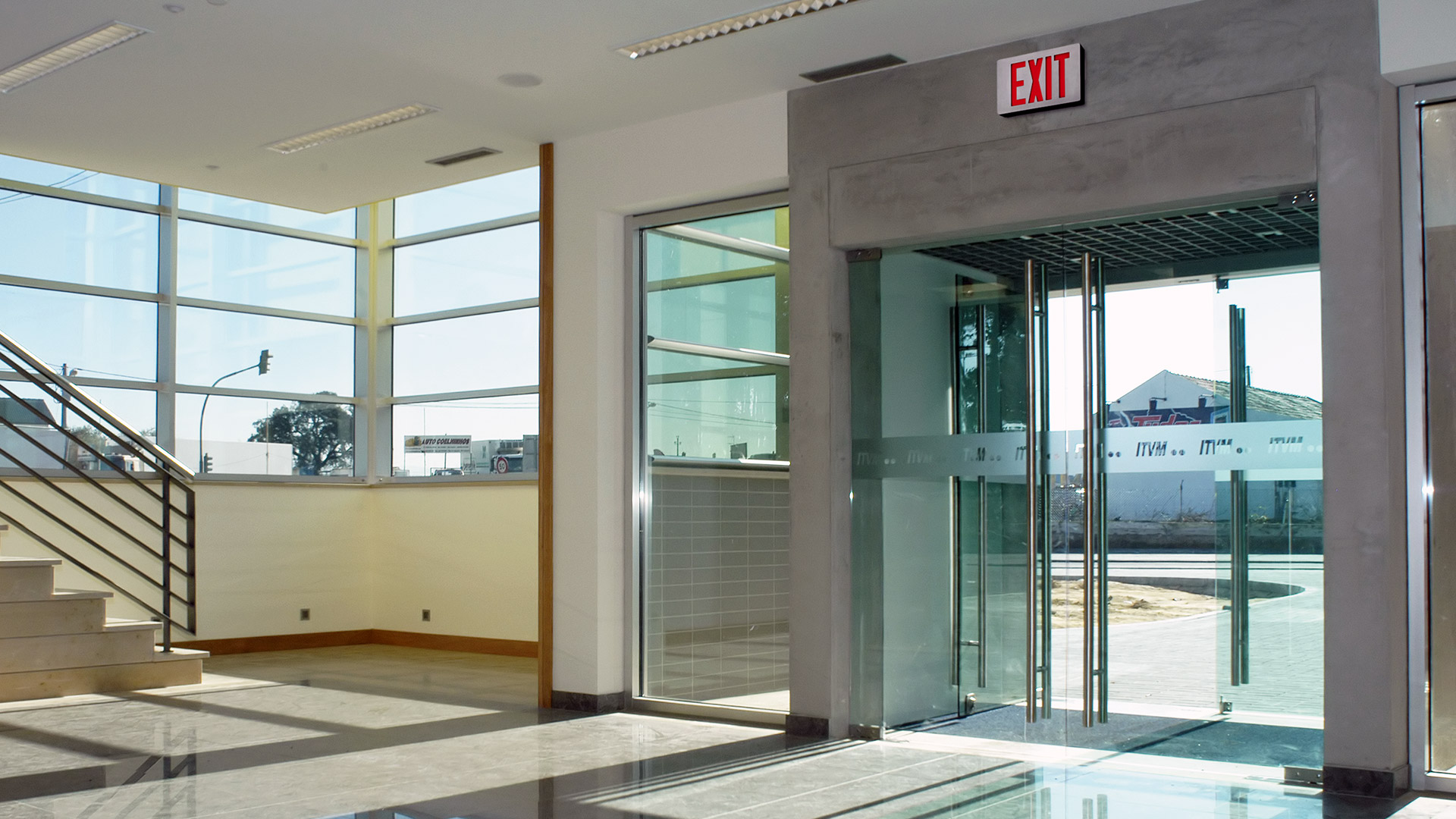 LE-S-R_Lobby_001