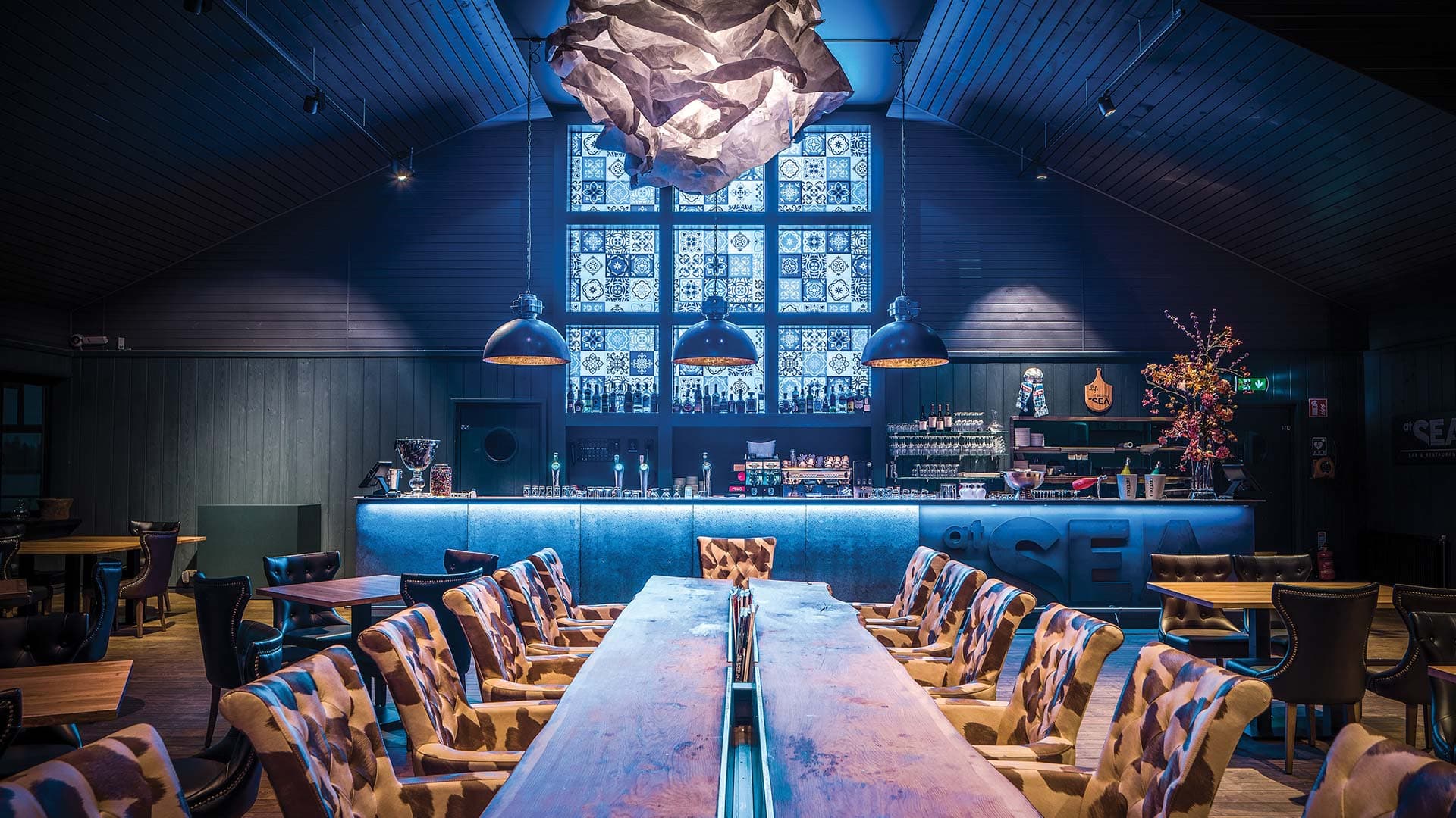 photo-gallery-hospitality-entertainment-bar-and-restaurant-at-sea-02