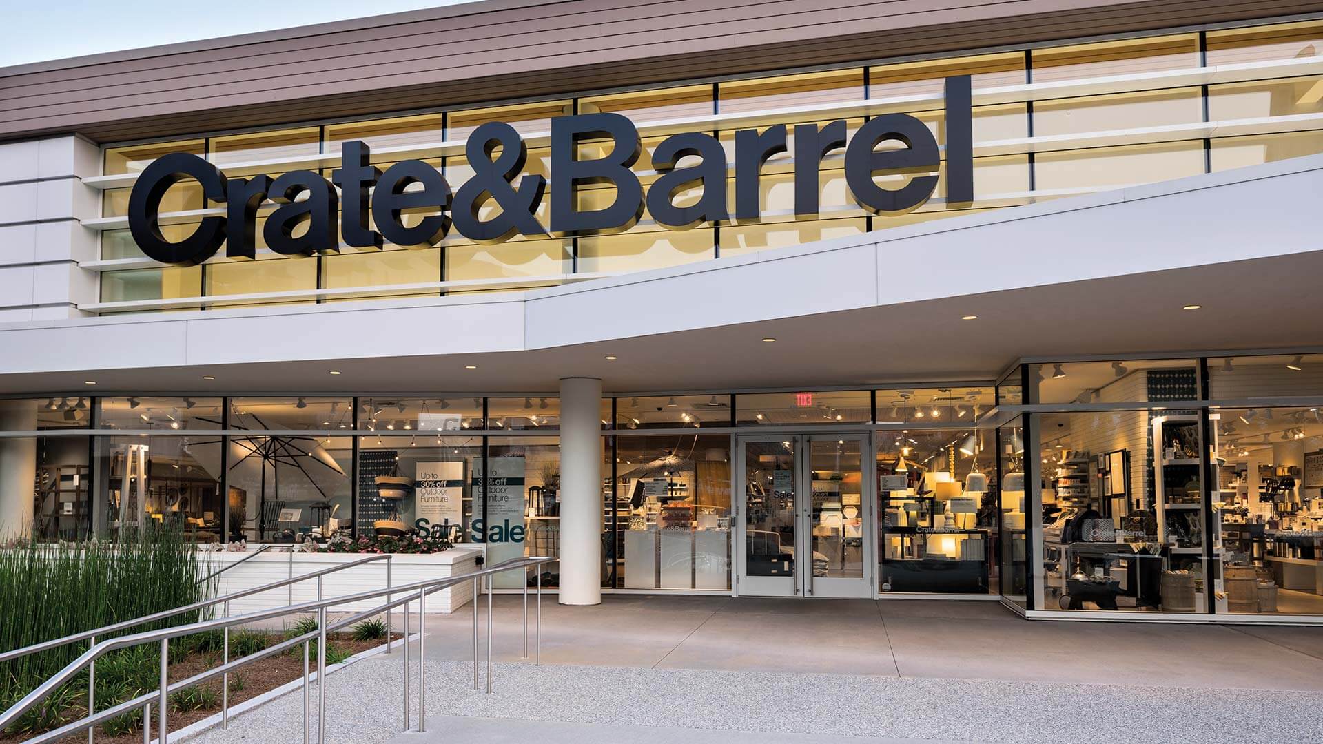 photo-gallery-retail-crate-and-barrel-005