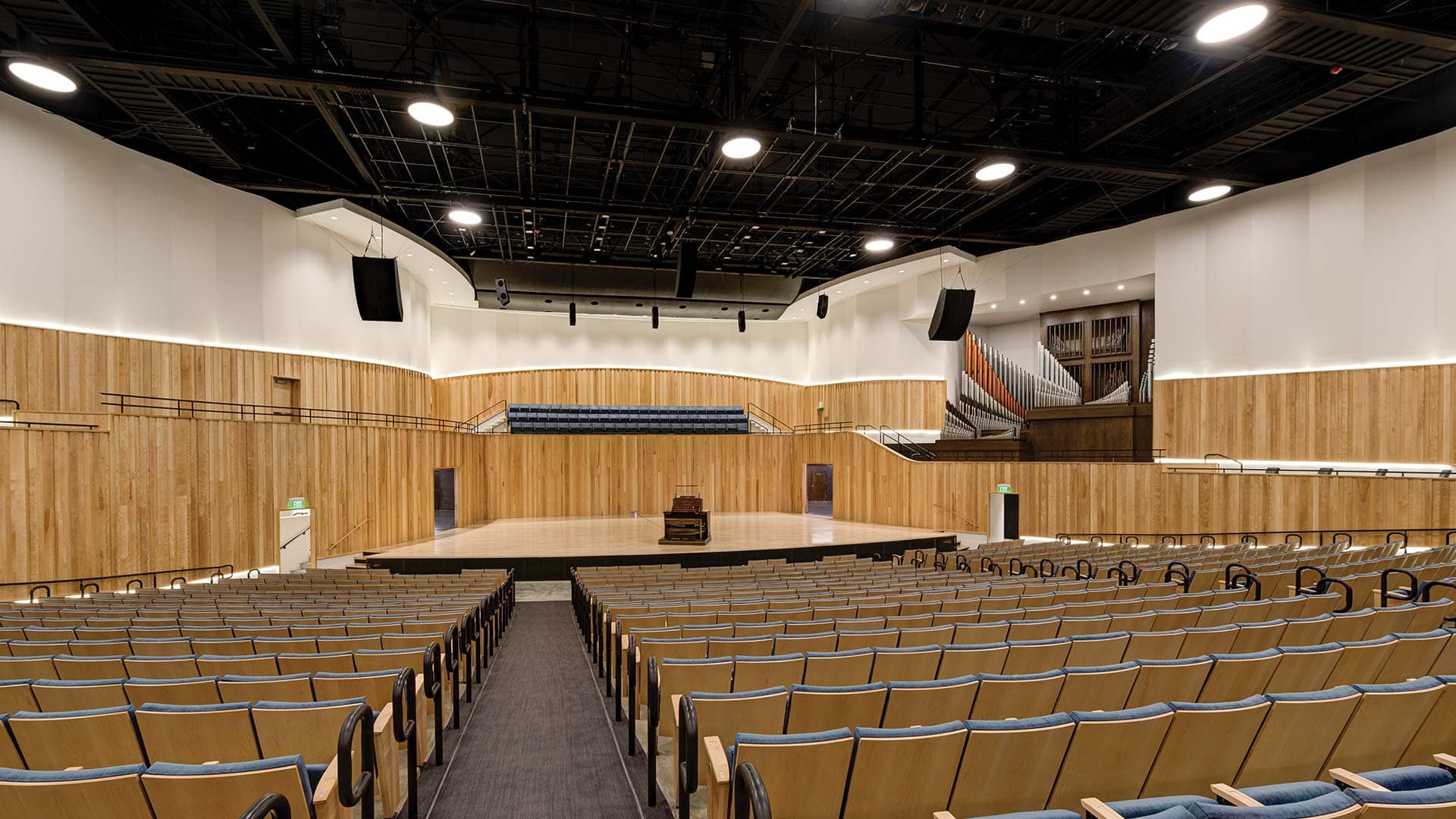 photo-gallery-hospitality-entertainment-newel-and-jean-daines-concert-hall-02