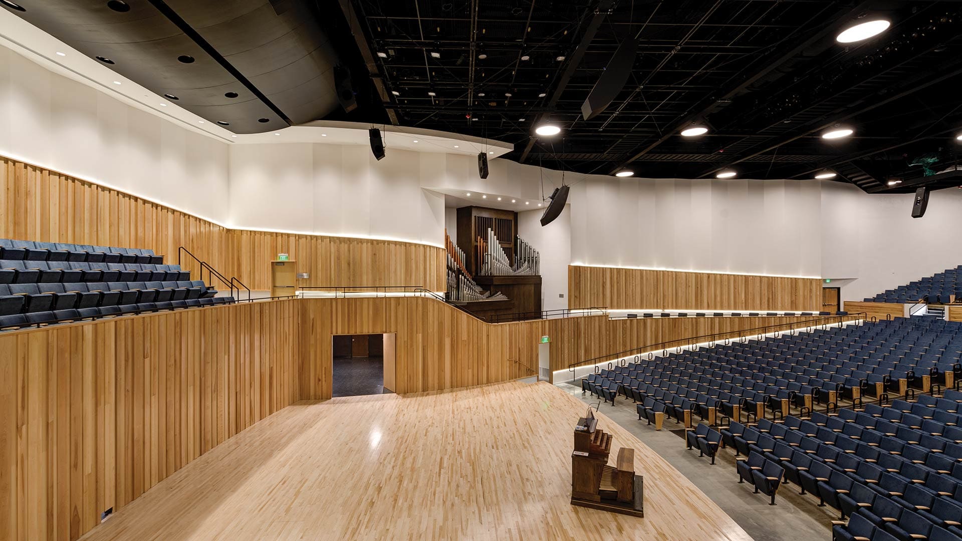 photo-gallery-hospitality-entertainment-newel-and-jean-daines-concert-hall-09