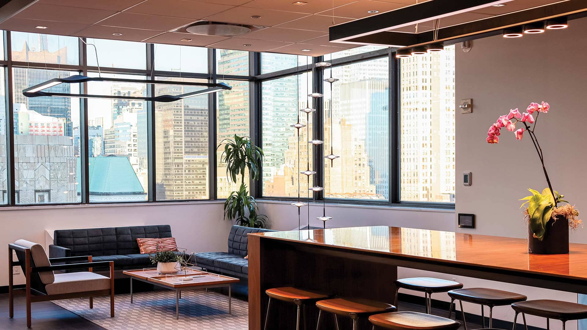 photo-gallery-commercial-office-nyc-experience-center-by-acuity-academy-02